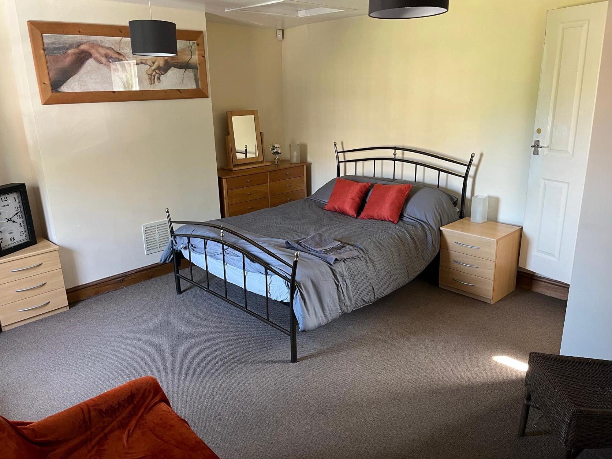 Large 2-Bed House Derbyshire Off Chatsworth Rd Chesterfield Zewnętrze zdjęcie