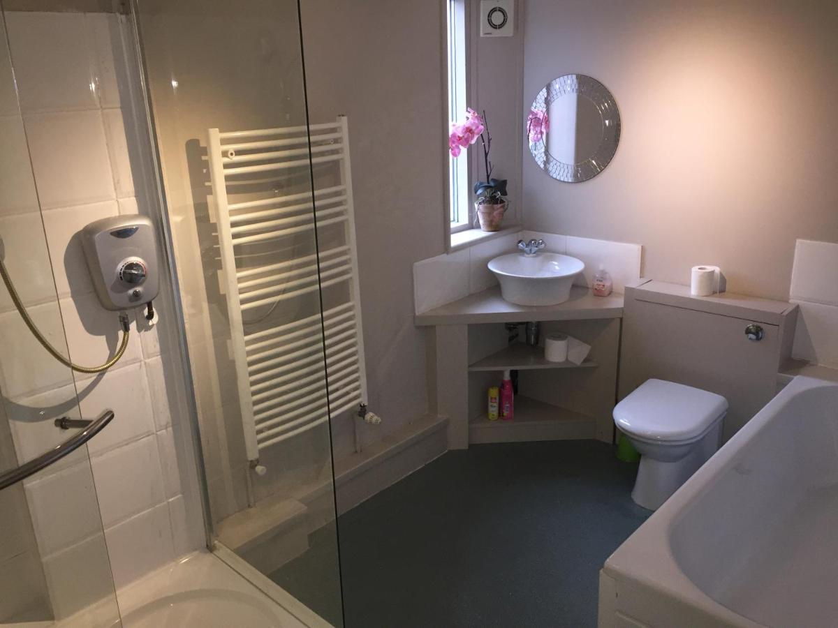 Large 2-Bed House Derbyshire Off Chatsworth Rd Chesterfield Zewnętrze zdjęcie